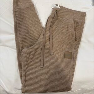 ALO yoga ribbed muse joggers